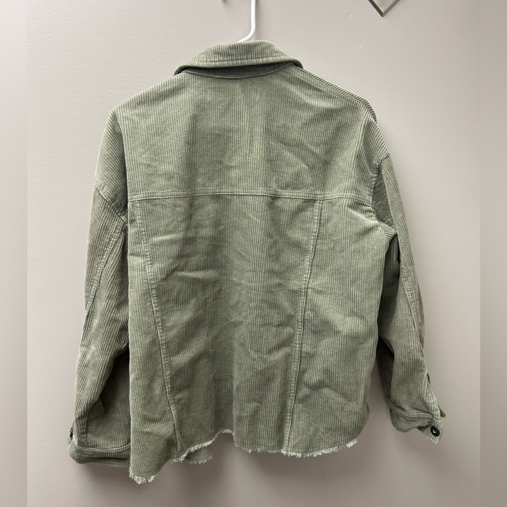 Zara‎ Women’s Green Corduroy Button Up Shacket - Picture 3 of 4